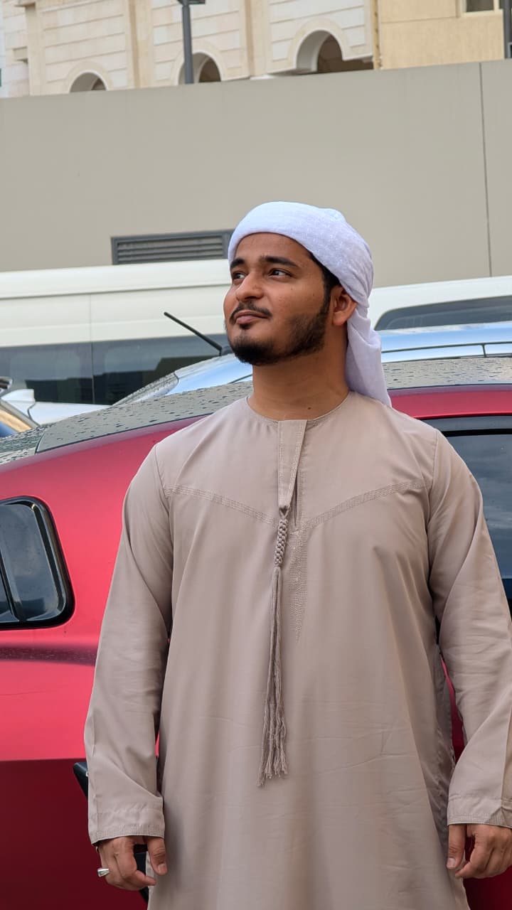 Saleh Assadi in UAE - Portrait in traditional Kandoora